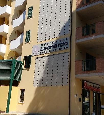 Residence Leonardo Лидо ди Спина Екстериор снимка